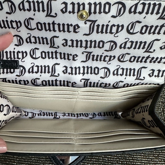 Juicy Couture Y2K Vintage Quilted wallet with attached heart mirror - Picture 10 of 13